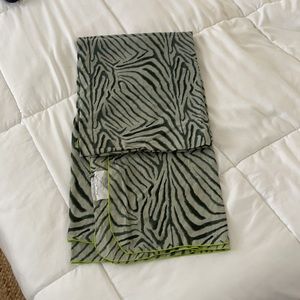 Acacia pareo . Worn 1 time only !!!!  Just purchased .